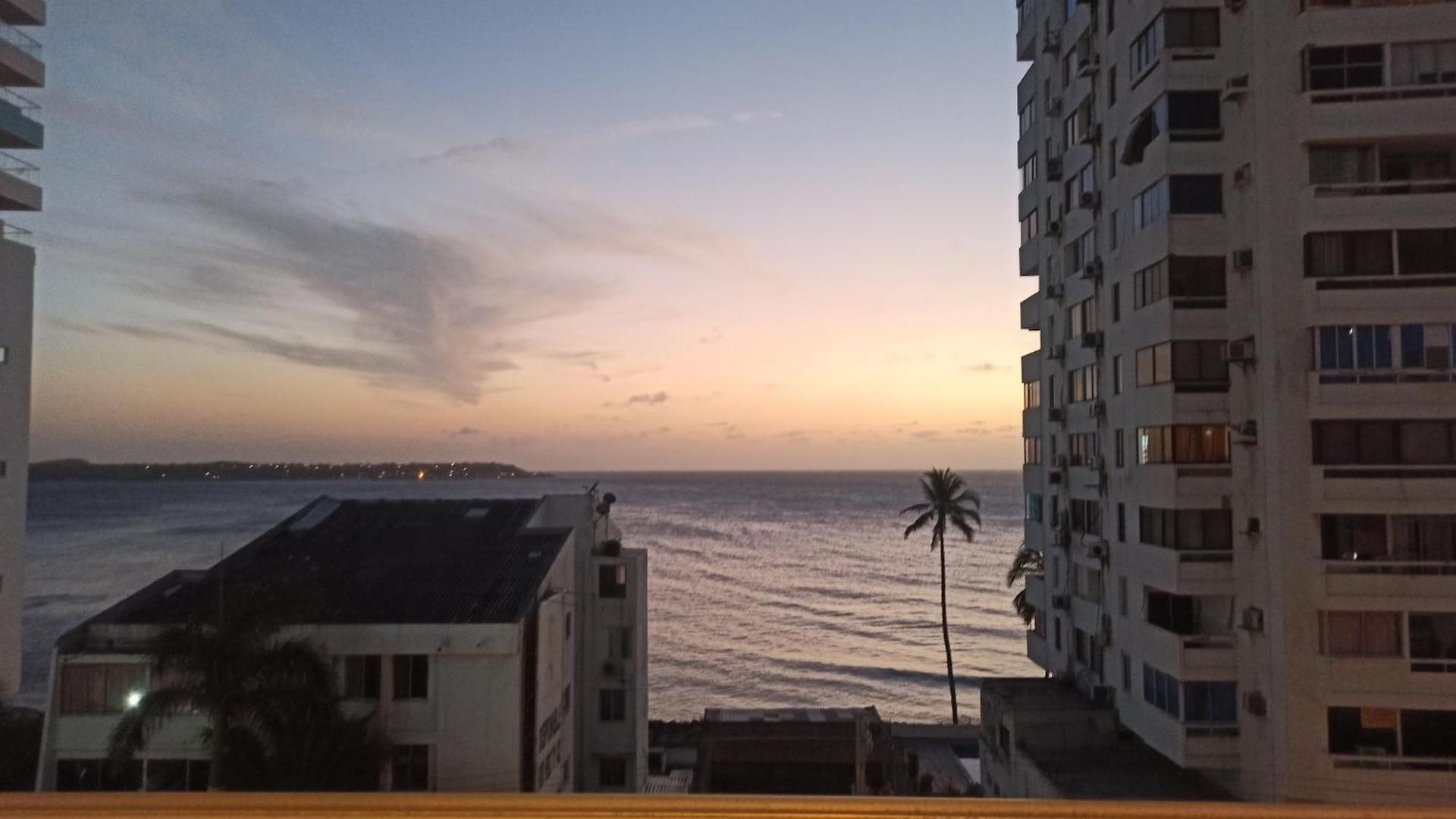 Apto Vacacional El Laguito - Edificio Gloria *