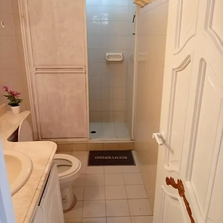 Apto Vacacional El Laguito - Edificio Gloria Apartamento *
